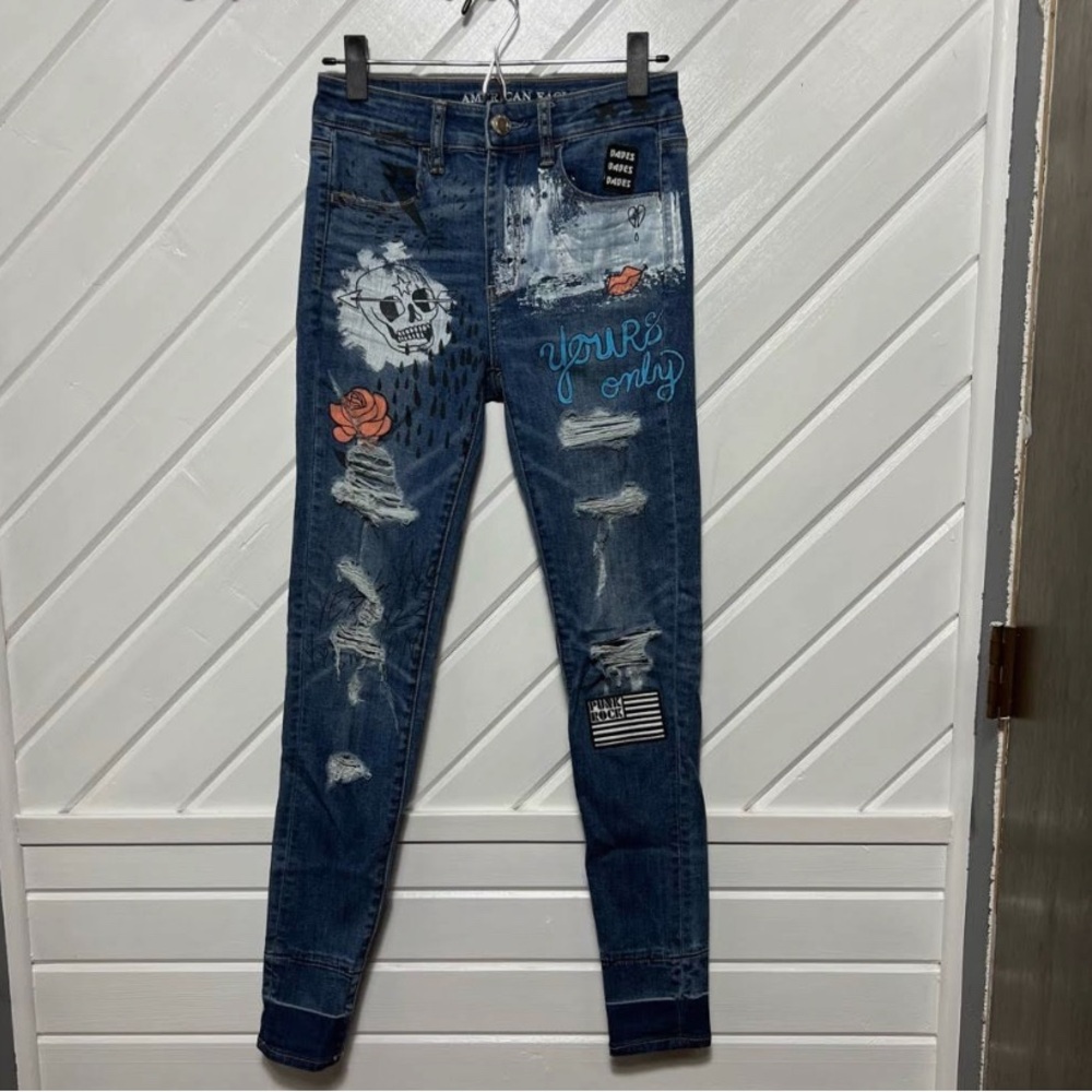 American Eagle High Rise Jeans Graffiti